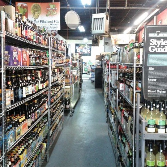 Foto tomada en New Beer Distributors  por Laurent R. el 4/20/2012