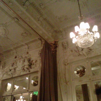 Foto scattata a Hotel Savoy da Oscar E. il 9/8/2011