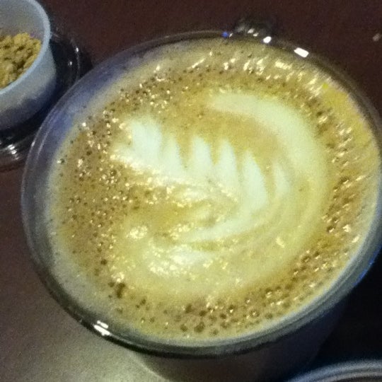 Foto tomada en Northern Light Espresso Bar &amp; Cafe  por Sarah D. el 8/4/2012