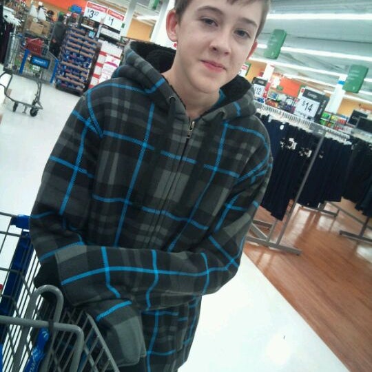 Foto diambil di Walmart oleh Norm L. pada 12/31/2011