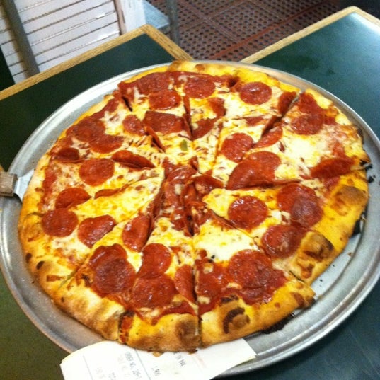 Снимок сделан в Tony &amp; Alba&#39;s Pizza &amp; Pasta пользователем Matthew T. 11/11/2011