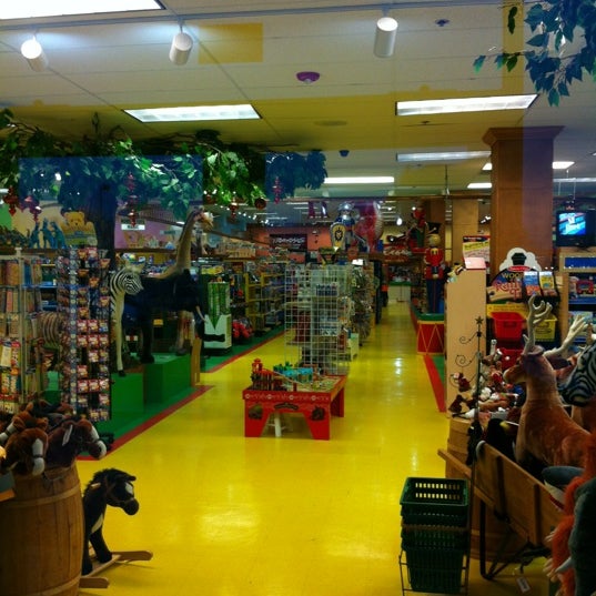 Oakridge Hobbies & Toys 10 tips from 133 visitors