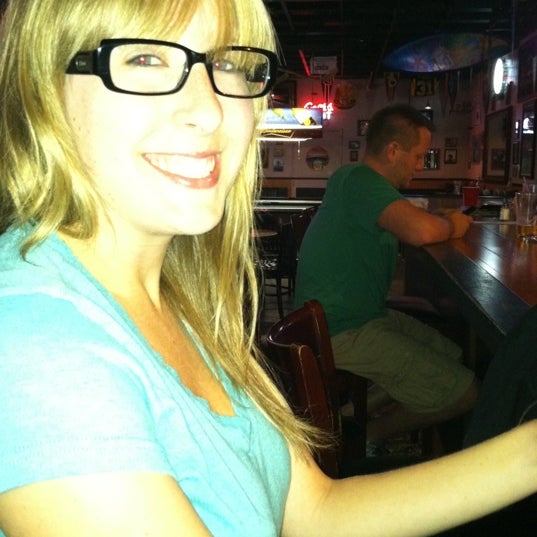 Foto diambil di Stubby&#39;s Sports Bar &amp; Grill oleh Paige D. pada 6/5/2011
