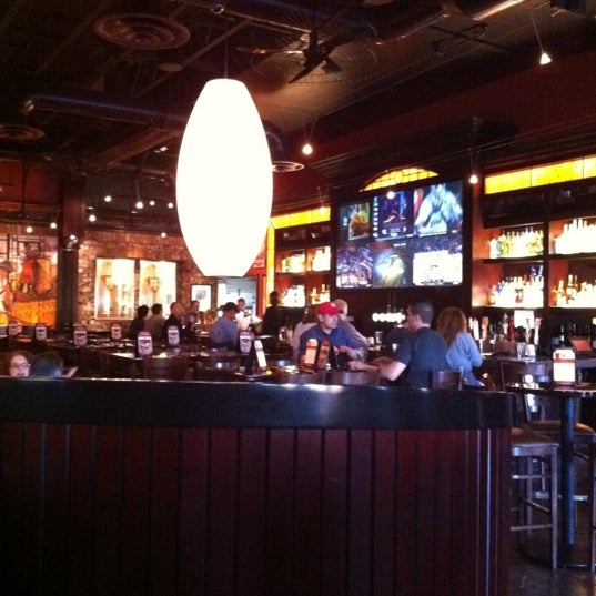 Photo taken at BJ&#39;s Restaurant &amp; Brewhouse by Melissa H. on 2/25/2012