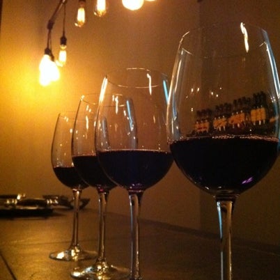 7/25/2012에 Jeska M.님이 Abnormal Wine Company에서 찍은 사진