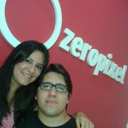 รูปภาพถ่ายที่ Zeropixel โดย Camila M. เมื่อ 2/8/2012