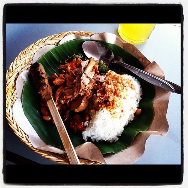 Nasi Ayam Kedewatan Ibu Mangku Endonezya Restoranı