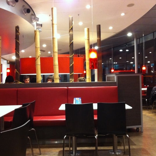 Photo taken at KFC by Esli L. on 12/20/2011