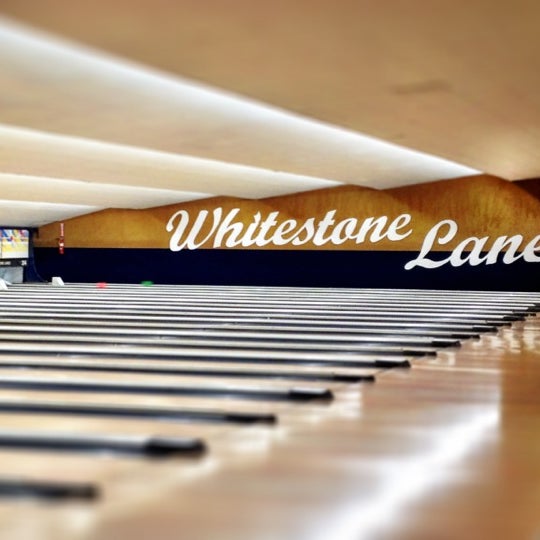 Photo taken at Whitestone Lanes Bowling Centers by Roman F. on 9/1/2012
