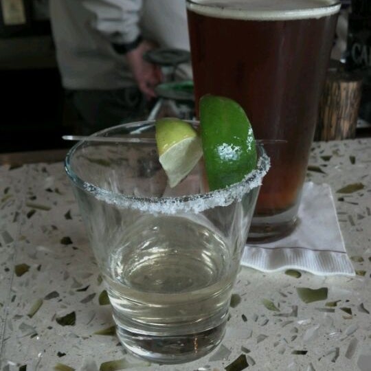 4/14/2012 tarihinde Sheri D.ziyaretçi tarafından Tequila Bar &amp; Grille'de çekilen fotoğraf