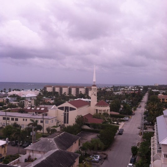รูปภาพถ่ายที่ Residence Inn by Marriott Delray Beach โดย Cherris W. เมื่อ 4/21/2012