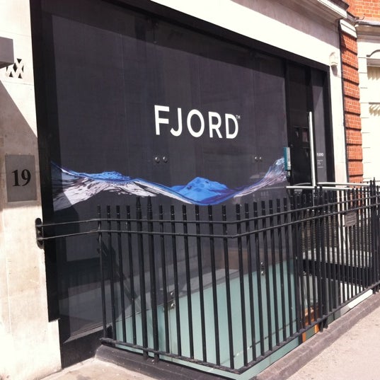 รูปภาพถ่ายที่ Fjord London โดย Fanus W. เมื่อ 7/25/2011