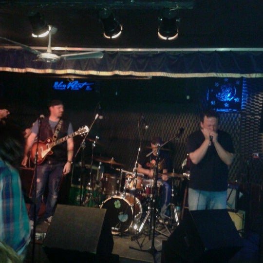 Foto tomada en Blues Velvet Bar  por Juliana T. el 9/8/2012