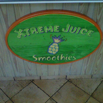 Photo taken at Xtreme Juice by Kirk A. on 1/21/2012