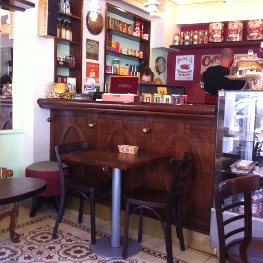 4/30/2011 tarihinde Daniel U.ziyaretçi tarafından Café Bistro de la Barra'de çekilen fotoğraf