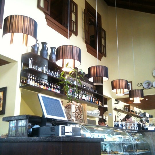 Foto tirada no(a) PaneOlio Ristorante &amp; Caffe por Ale D. em 1/11/2012