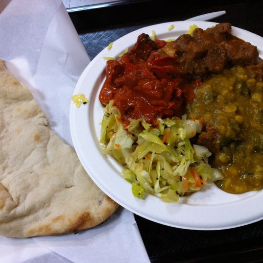 Снимок сделан в Wazwan Indian Cuisine пользователем Brittany K. 5/13/2012