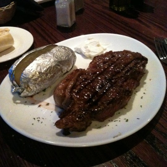 Photo taken at Angus Steak House by Diego V. on 2/20/2012