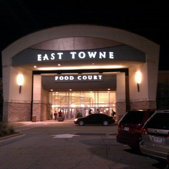 Снимок сделан в East Towne Mall пользователем dadelmo 9/27/2011