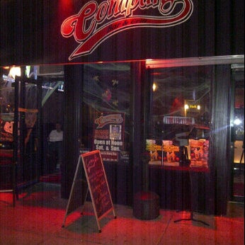 Foto tirada no(a) Company Bar &amp; Grill por Brent R. em 10/19/2011