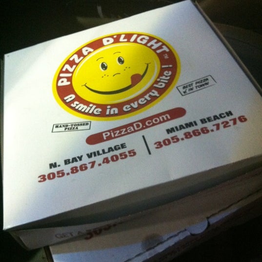 6/10/2012에 Nissa I.님이 Pizza D&#39;Light에서 찍은 사진