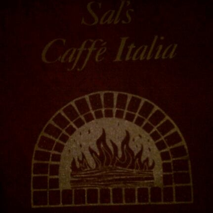 Снимок сделан в Sal&#39;s Caffe Italia пользователем Daniel B. 4/5/2012