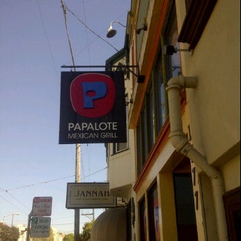 9/19/2011 tarihinde Chris D.ziyaretçi tarafından Papalote Mexican Grill'de çekilen fotoğraf