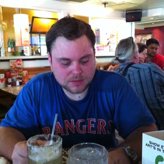 Photo taken at Chili&#39;s Grill &amp; Bar by Amy K on 8/28/2011