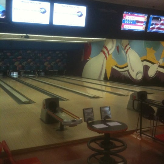 Lake Forest Lanes Bowling Alley in Lake Forest