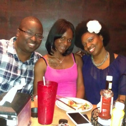 Foto tomada en Skyboxx Restaurant &amp; Sports Bar  por LaToya W. el 8/6/2012