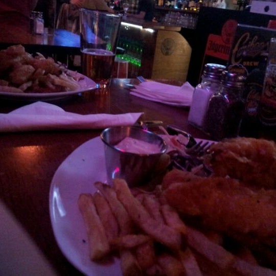 Photo taken at Yagger&#39;s Downtown Restaurant &amp; Sports Bar by Dayln G. on 3/24/2012