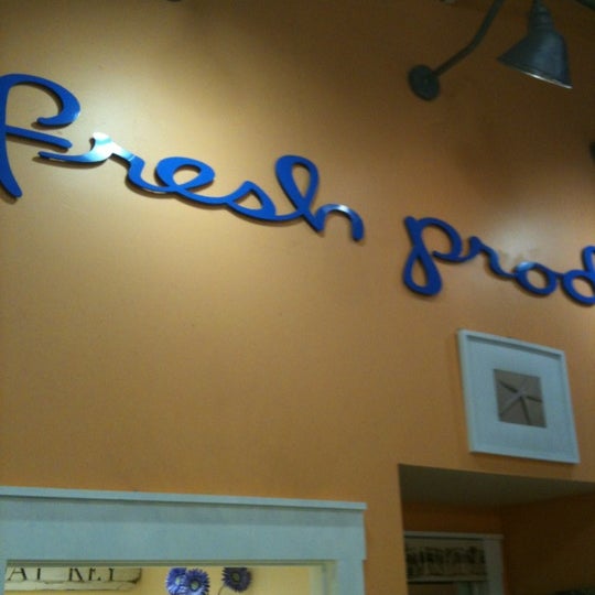 Fresh Produce Sarasota St. Armands 1 Boulevard of the Presidents