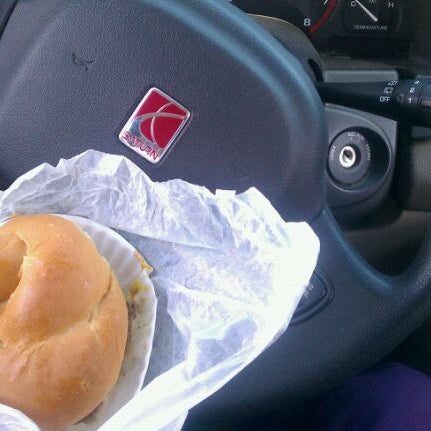 Gotta eat in ur car sometimes, place gets packed quickly... totally worth it