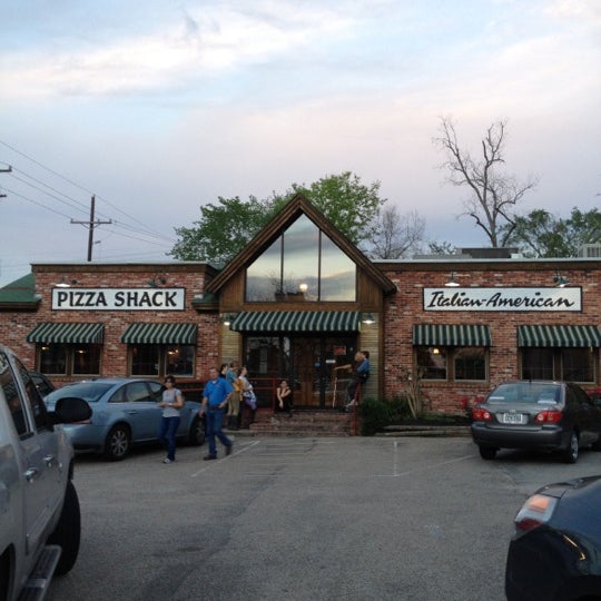 Снимок сделан в Pizza Shack - Willis пользователем Wichita 3/15/2012
