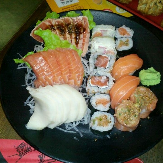 Снимок сделан в Mangá Sushi Bar пользователем Denis P. 9/9/2011
