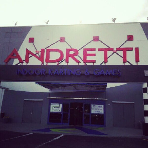 Снимок сделан в Andretti Indoor Karting &amp; Games Roswell пользователем Marvin Terrell™ 5/12/2012