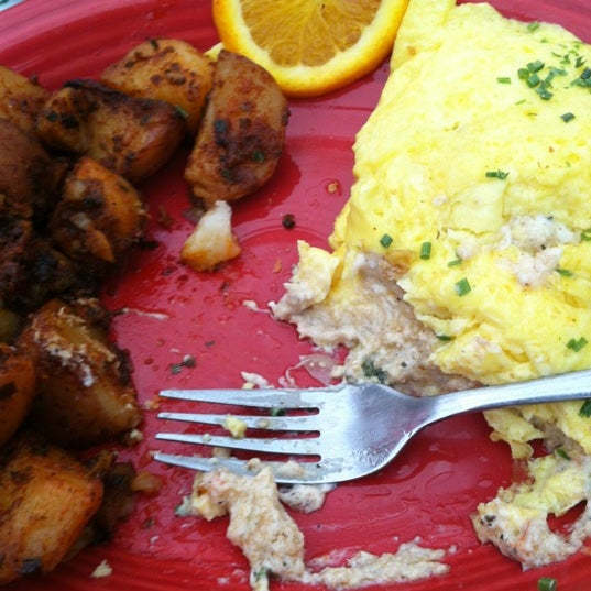 The spicy crab omelette is amazing! The potatoes blend with it really well!