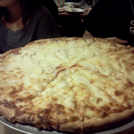 6/30/2012にDenise S.がLa Bella Pizzaで撮った写真