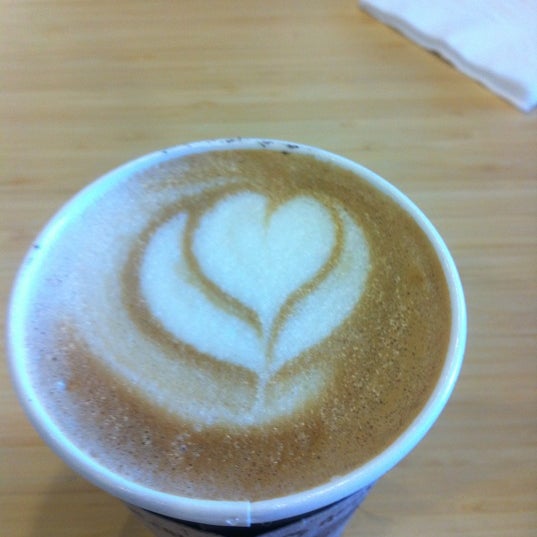 รูปภาพถ่ายที่ Coupa Café at Y2E2 โดย Edwin เมื่อ 2/16/2012