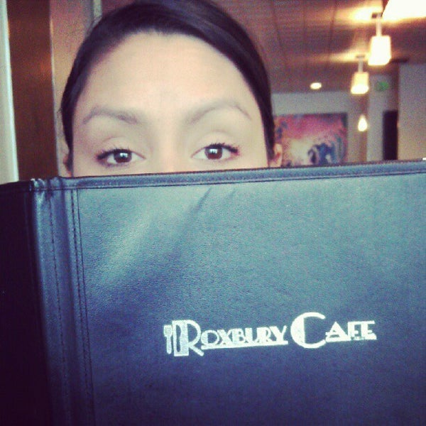 Foto tirada no(a) Roxbury Cafe por Brian C. em 6/9/2012