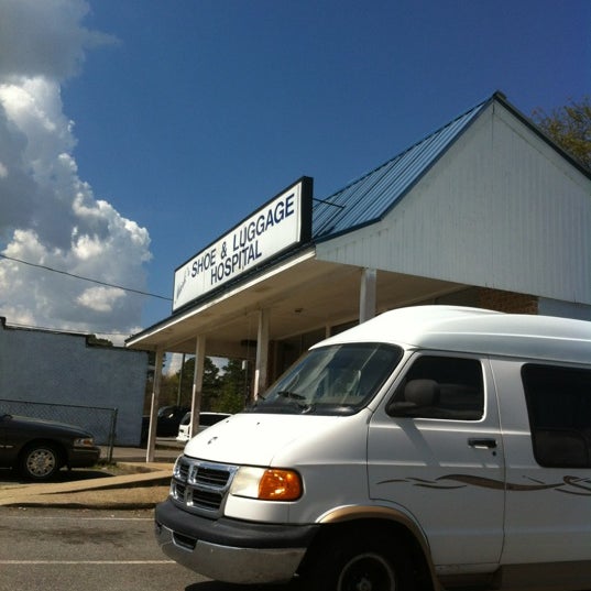 El Vaquero Boot & Shoe Repairs 2218 Watson Blvd