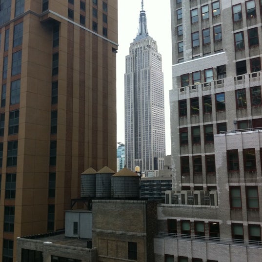 รูปภาพถ่ายที่ Courtyard New York Manhattan/Times Square โดย Alan M. เมื่อ 4/11/2012