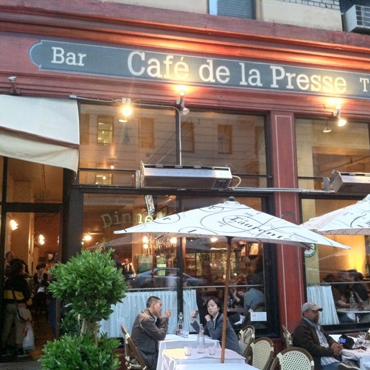7/15/2012에 Kevin L.님이 Café de la Presse에서 찍은 사진