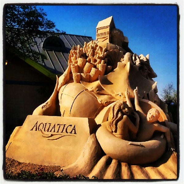 Снимок сделан в Aquatica San Antonio пользователем Behind The Thrills 6/10/2012