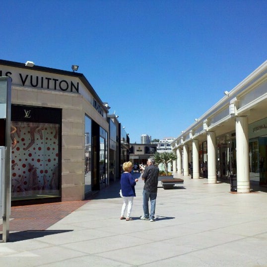 Are Dogs Allowed In Century City Mall