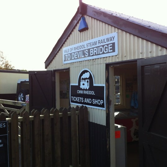 bird shop crews hill