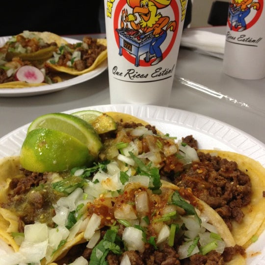 Tacos El Gavilan Restaurante mexicano en Downey