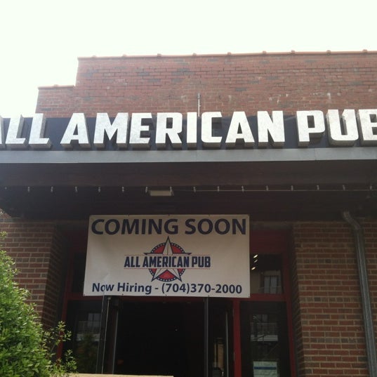 รูปภาพถ่ายที่ All American Pub โดย Matt B. เมื่อ 6/5/2012