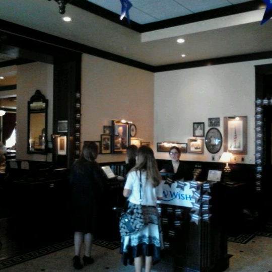 Photo taken at Maggiano&#39;s Little Italy by Renzo D. on 5/5/2012