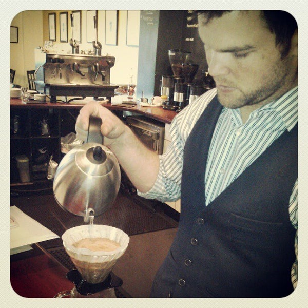 4/18/2012 tarihinde Hunter H.ziyaretçi tarafından Two Rivers Craft Coffee Company'de çekilen fotoğraf